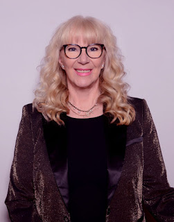 Olga Roz Olga Mroz 2021 - Hoinser Group